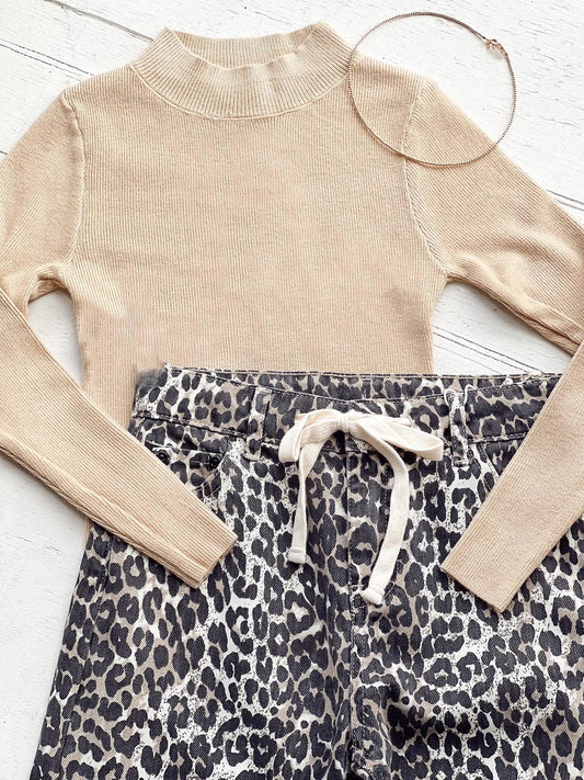 Ribbed Mock Neck Top